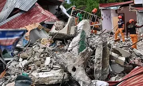 பிலிப்பைன்சில் நிலநடுக்கம்: கட்டிட இடிபாடுகளில் சிக்கி இதுவரை 72 பேர் பலி