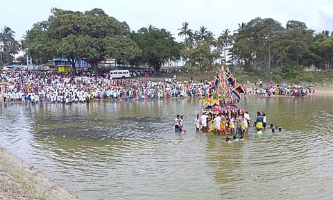 தாளவாடி அருகே ரங்கசாமி -மல்லிகார்ஜுனா கோவில் தெப்ப திருவிழா