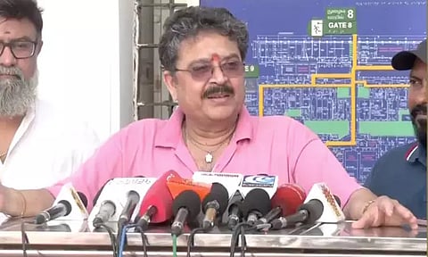 ரஜினிகாந்தை போன்று விஜய்யும் அரசியலில் இருந்து பின்வாங்கி விடுவார் - நடிகர் எஸ்.வி.சேகர்