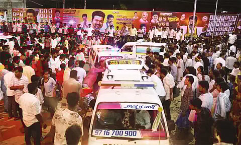 கரூர் துயரம்: ஆம்புலன்ஸ் டிரைவர் குறித்து அவதூறு பரப்பியவர் மீது வழக்குப்பதிவு