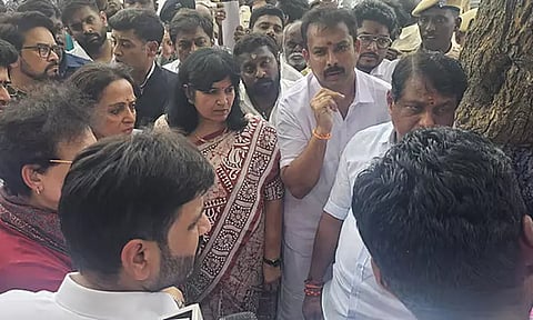 கரூர் கூட்ட நெரிசலுக்கு அதிகாரிகள் அலட்சியமே காரணம்: பாஜக எம்பிக்கள் குழு அறிக்கை தாக்கல்?