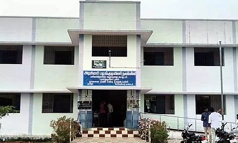 மத்திய அரசு பள்ளியில் வேலை: 7,267 பணியிடங்கள்.. யாரெல்லாம் விண்ணப்பிக்கலாம்?