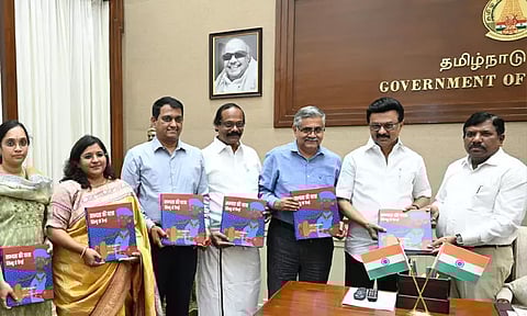 ஒரு பண்பாட்டின் பயணம்: சிந்து முதல் வைகை வரை இந்தி மொழிபெயர்ப்பு நூல் - மு.க.ஸ்டாலின் வெளியிட்டார்