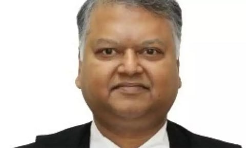 உத்தரவு பிறப்பித்தால் நீதிபதிகளை விமர்சிப்பதா? ஐகோர்ட் நீதிபதி செந்தில் குமார் அதிருப்தி