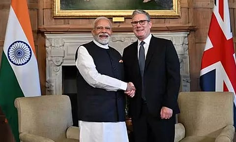 இங்கிலாந்து பிரதமருடன் மும்பையில் பிரதமர் மோடி சந்திப்பு; வர்த்தகம், முதலீடு பற்றி ஆலோசனை