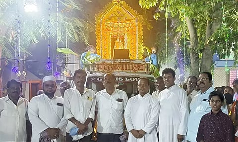 கோவில்பட்டி புதுக்கிராமம் மாதா கோவில் சப்பர பவனி