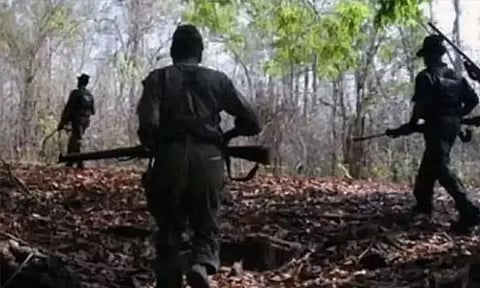 சத்தீஷ்கார்: 7 பெண்கள் உள்பட 16 நக்சலைட்டுகள் போலீசில் சரண்