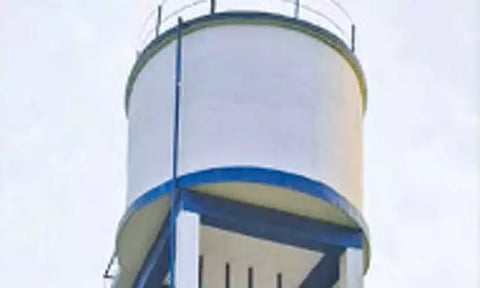 குடிநீர் தொட்டியில் மனித கழிவு கலந்ததாக கிராம மக்கள் புகார்: மதுரை அருகே பரபரப்பு