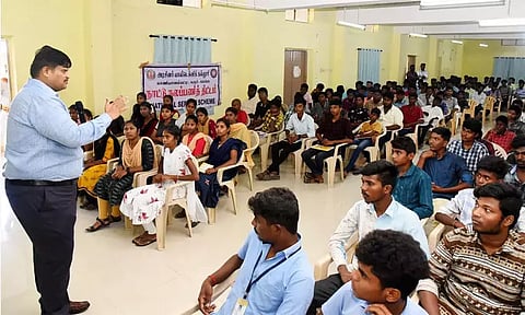 போட்டித் தேர்வர்களுக்கு அரிய வாய்ப்பு: திண்டுக்கல்லில் இலவச பயிற்சி வகுப்பு