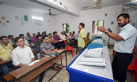 பீகார் சட்டசபை தேர்தல்: வேட்பு மனு தாக்கல் தொடங்கியது