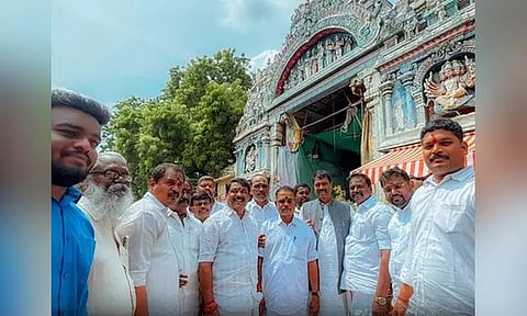 மதுரை மீனாட்சி அம்மன் கோவிலில் நயினார் நாகேந்திரன் சாமி தரிசனம்