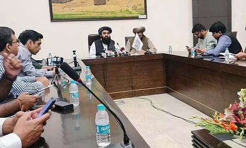 டெல்லியில் பத்திரிகையாளர்களை சந்திக்கும் ஆப்கானிஸ்தான் மந்திரி; பெண் நிருபர்களுக்கு அழைப்பு