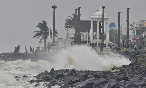 புதுச்சேரியை 3 புயல்கள் தாக்கும் என கணிப்பு