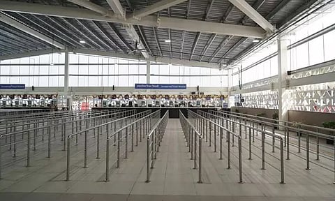 நாடு முழுவதும் 76 ரெயில் நிலையங்களில் பயணிகள் காத்திருப்பு மையம் - ரெயில்வே மந்திரி தகவல்
