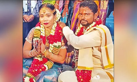 கடல் கடந்த காதல்... இந்தோனேஷிய நாட்டு பெண்ணை கரம்பிடித்த திருவாரூர் வாலிபர்