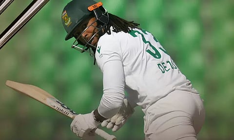 பாகிஸ்தானுக்கு எதிரான முதல் டெஸ்ட்: தென் ஆப்பிரிக்க அணி தடுமாற்றம்