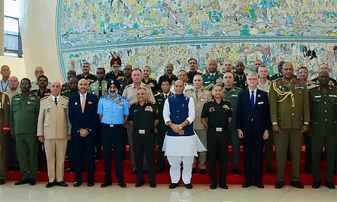 உலக நாடுகளில் அமைதிக்காப்பு பணிகளில் இந்திய ராணுவ பெண் அதிகாரிகளின் பங்களிப்பு: ராஜ்நாத் சிங் பெருமிதம்