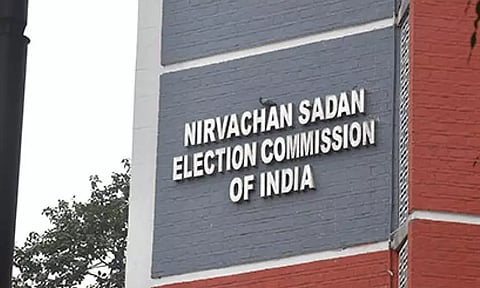 பீகார் தேர்தல்: அரசியல் விளம்பரங்கள், குறுஞ்செய்திகளுக்கு தடை