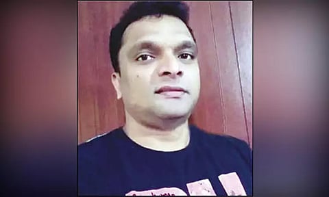 காங்கிரஸ் முன்னாள் எம்.எல்.ஏ. மகன் ரெயில் முன் பாய்ந்து தற்கொலை