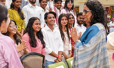 ‘இருள் சூழ்ந்த நேரத்தில் உதவிய உண்மையான நண்பன்’ - இந்தியாவின் நிதி உதவி குறித்து இலங்கை பிரதமர் நெகிழ்ச்சி