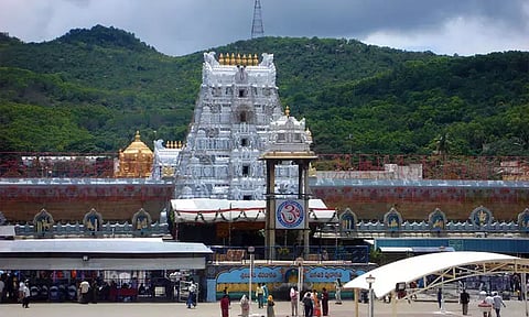 திருப்பதி கோவில் அன்னதான திட்டத்துக்கு ரூ.11 கோடி காணிக்கை; மும்பை பக்தர் வழங்கினார்