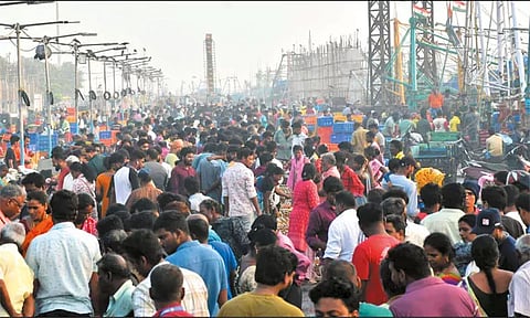 புரட்டாசி மாதம் முடிந்தது: காசிமேடு சந்தையில் குவிந்த மீன் பிரியர்கள்