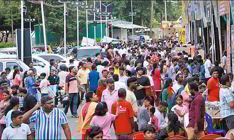 தீபாவளி பண்டிகைக்காக சிவகாசியில் ரூ.7 ஆயிரம் கோடி பட்டாசுகள் உற்பத்தி - கடந்த ஆண்டைவிட ரூ.1,000 கோடி அதிகம்