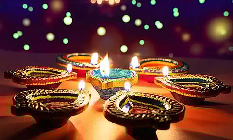 தீபாவளி பண்டிகை: ஜனாதிபதி உள்பட தலைவர்கள் வாழ்த்து