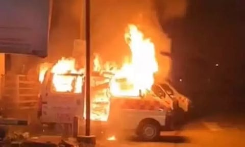 மார்க்சிஸ்ட் கம்யூனிஸ்டு - எஸ்டிபிஐ கட்சியினர் மோதல்; ஆம்புலன்சுகளுக்கு தீ வைப்பு