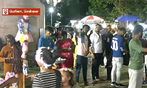 தீபாவளி கொண்டாட்டம்: களைகட்டிய சென்னை மெரினா கடற்கரை