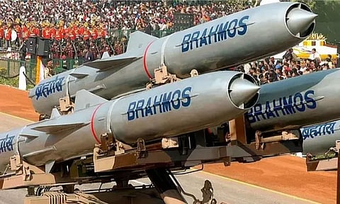 800 கி.மீ தூரம் சென்று தாக்கும் பிரம்மோஸ் ஏவுகணை சோதனை; 2 ஆண்டுகளுக்குள் அறிமுகப்படுத்த திட்டம்