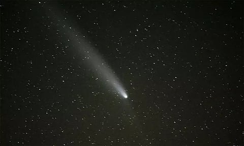 வானில் தோன்றிய 2 அரிய வால் நட்சத்திரங்கள்