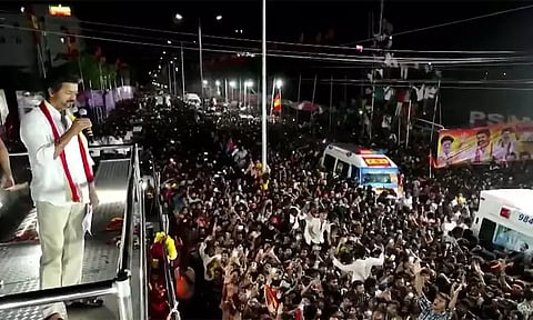 கரூர் நெரிசல் சம்பவ விசாரணையை மேற்பார்வையிட 2 ஐ.பி.எஸ். அதிகாரிகள் நியமனம்