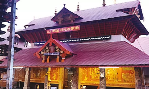 குருவாயூர் கோவிலில் தங்கம், வெள்ளி பொருட்களில் முறைகேடு-அறிக்கையில் பகீர் தகவல்