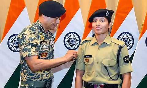 பி.எஸ்.எப். வரலாற்றில் முதன்முறையாக... பணியில் சேர்ந்த 5 மாதங்களில் பதவி உயர்வு பெற்ற பெண் கான்ஸ்டபிள்