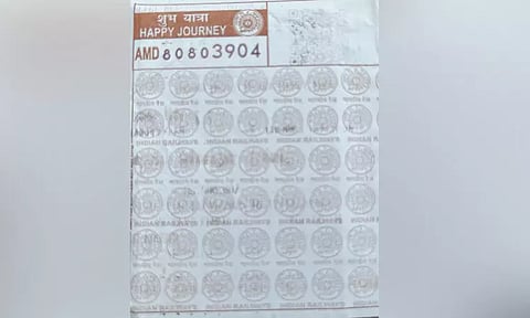 சென்னையில் சீசன் டிக்கெட்டில் பிரிண்டிங் அழிந்து போகிறது: ரெயில் பயணிகள் குற்றச்சாட்டு