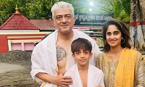 கேரளா: ஊட்டுகுளங்கர பகவதி கோவிலில் குடும்பத்துடன் சாமி தரிசனம்: அஜித்தின் டாட்டூ புகைப்படம் வைரல்