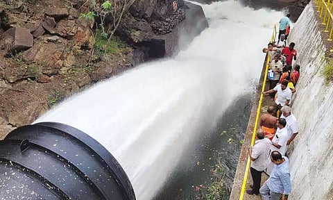 ஆழியாறு அணையில் இருந்து பாசனத்திற்கு தண்ணீர் திறப்பு