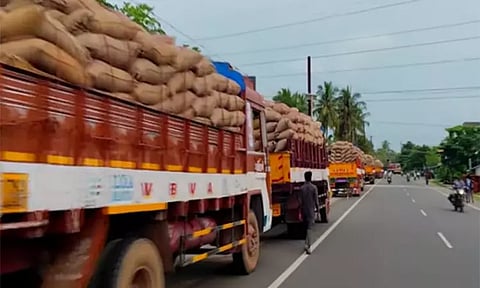 தஞ்சையில் நாளை நெல் கொள்முதல் நிலையங்கள் செயல்படும் - மாவட்ட கலெக்டர் அறிவிப்பு