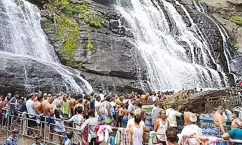 குற்றாலம் மெயின் அருவியில் குளிக்க அனுமதி...!