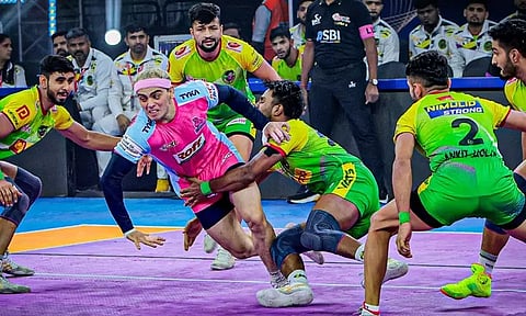 புரோ கபடி லீக்: பாட்னா வெற்றி.. ஜெய்ப்பூர் வெளியேற்றம்