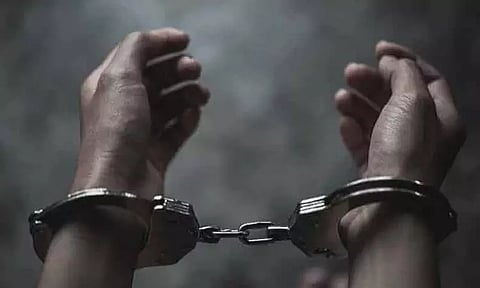 சென்னையில் வீடு புகுந்து நகை திருட்டு: தாய்-மகள் கைது