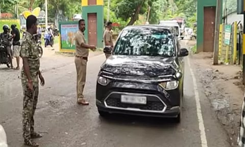 நவம்பர் 1-ந்தேதி முதல் வால்பாறை செல்ல இ-பாஸ் கட்டாயம் - மாவட்ட கலெக்டர் அறிவிப்பு