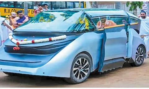 இந்தியாவில் டிரைவர் இல்லாத கார் அறிமுகம்