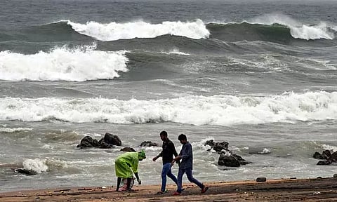 நவம்பர், டிசம்பர் மாதங்களில் வலுவான புயல் உருவாக வாய்ப்பு: வானிலை ஆய்வாளர் தகவல்
