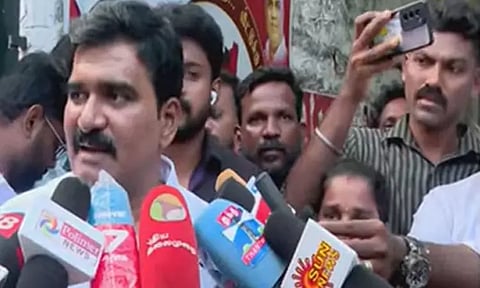 சிபிஐ அதிகாரிகள் சம்மன் கொடுக்க வந்தனர் - தவெக