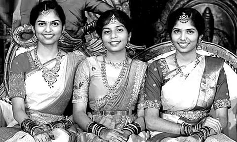 தெலுங்கானா கோர விபத்து: 3 சகோதரிகள் பலியான பரிதாபம் - சோகமான திருமண வீடு
