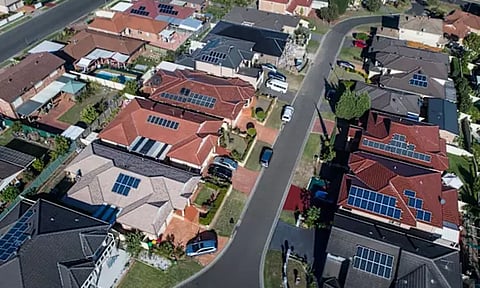 வீடுகளுக்கு தினமும் 3 மணி நேரம் இலவச மின்சாரம் - ஆஸ்திரேலியா திட்டம்