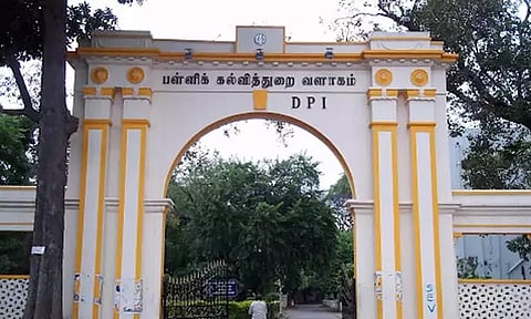 மாநில கல்விக்கொள்கையை பின்பற்றி புதிய பாடத்திட்டங்களை உருவாக்க உயர்மட்டக்குழு