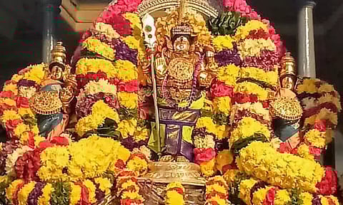 சிக்கல் சிங்காரவேலர் கோவிலில் கார்த்திகை வழிபாடு